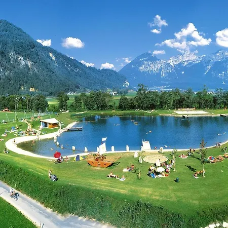 Almdorf Zillertal, בקתה *